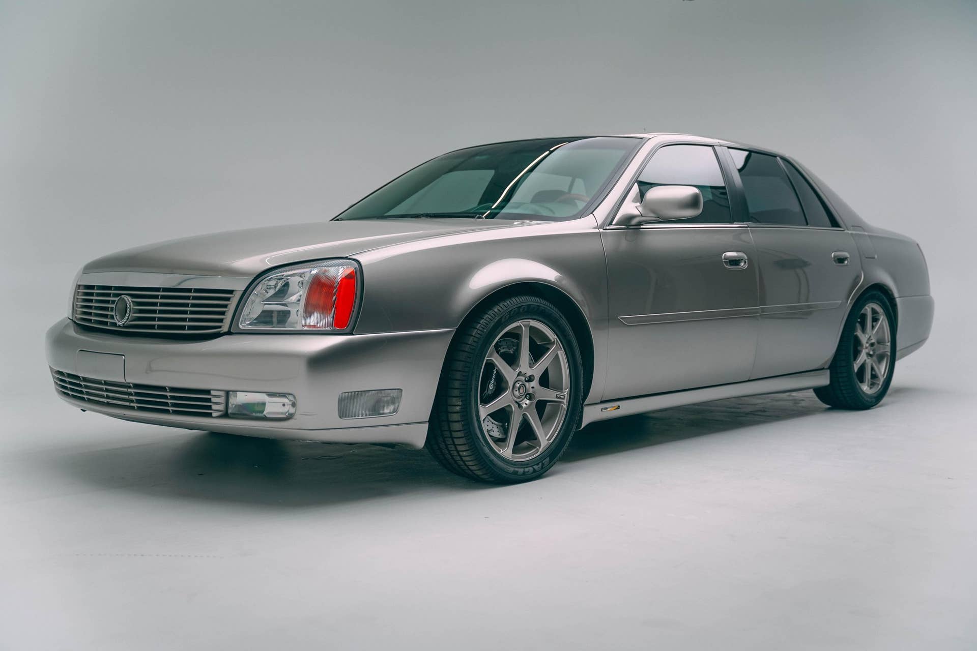 2000 Cadillac DeVille DTSi.jpg
